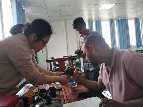 últimas notícias da empresa sobre Sr. Anmol Kumar visita a máquina de toalhas úmidas