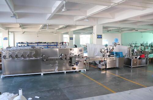 últimas notícias da empresa sobre Linhas de embalagem de toalhas úmidas automatizadas e inteligentes ganham rápida adoção em todo o setor de fabricação de higiene da Ásia Ocidental