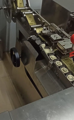 Pequena máquina de embalagem de preservativos de papel de alumínio de precisão com sistema de inspeção
