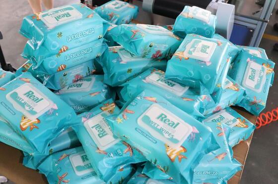 Good price Máquina de embalagem de toalhas úmidas multifuncional adequada para diferentes materiais e tamanhos de embalagem, garantindo flexibilidade on-line